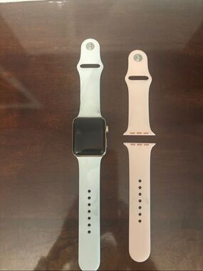 Apple Watch Series 3
With off white and Pink Sport Bands